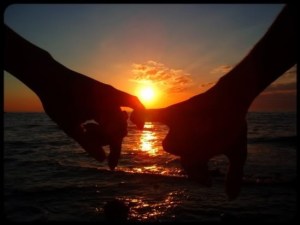 Love-Couples-sunrise-sunset